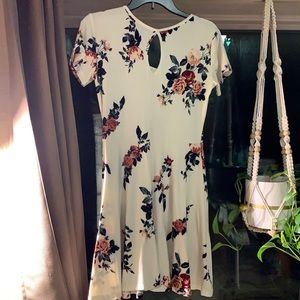 Medium white and floral Justify brand dress